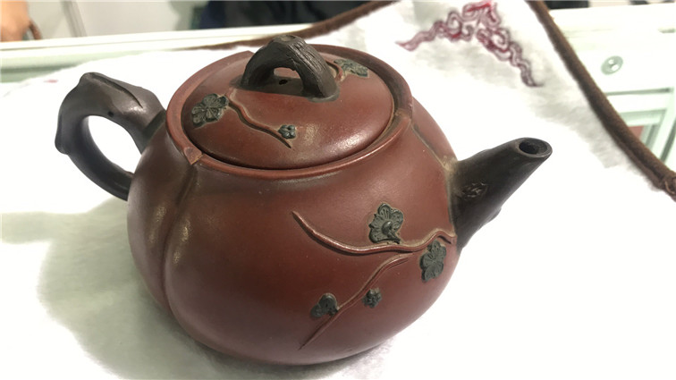吉林省wm真人视讯平台店 周桂珍款紫砂壶.jpg